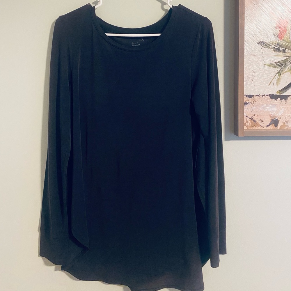 GAP FIT BREATHE SOFT SPLIT HEM WORK OUT TOP